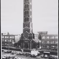 Le clocher de l&#039;église Saint-Joseph de La Louvière par Corneille Hannoset