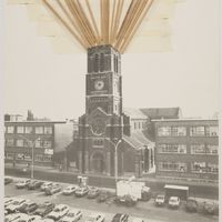 Le clocher de l&#039;église Saint-Joseph de La Louvière par Daniel Spoerri