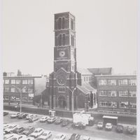 Le clocher de l&#039;église Saint-Joseph de La Louvière par Eduardo Arroyo