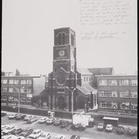 Le clocher de l&#039;église Saint-Joseph de La Louvière par Fausta Squatriti