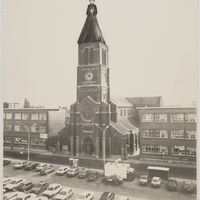 Le clocher de l&#039;église Saint-Joseph de La Louvière par Kikie Crêvecoeur 