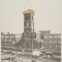 Le clocher de l&#039;église Saint-Joseph de La Louvière par Péji