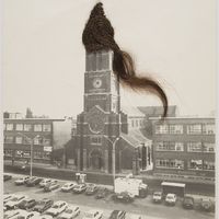 Le clocher de l&#039;église Saint-Joseph de La Louvière par un artiste anonyme