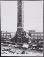 Le clocher de l'église Saint-Joseph de La Louvière par Corneille Hannoset