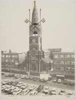 Le clocher de l'église Saint-Joseph de La Louvière par Gil Dewart