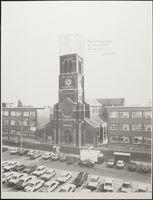 Le clocher de l'église Saint-Joseph de La Louvière par Louis Scutenaire