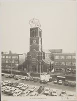 Le clocher de l'église Saint-Joseph de La Louvière par Pierre Puttemans